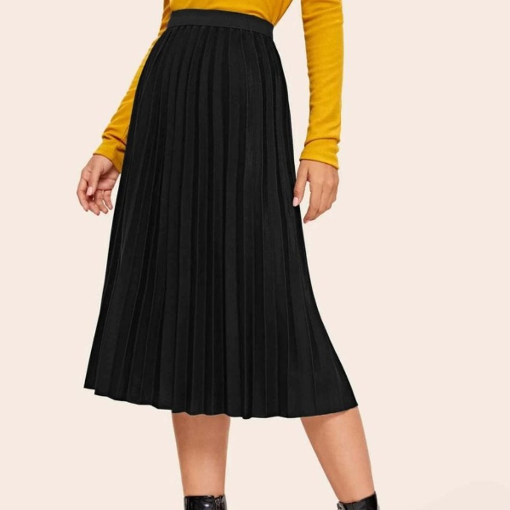 Black Elastic High Waist Pleated Hem Skirt. NWOT